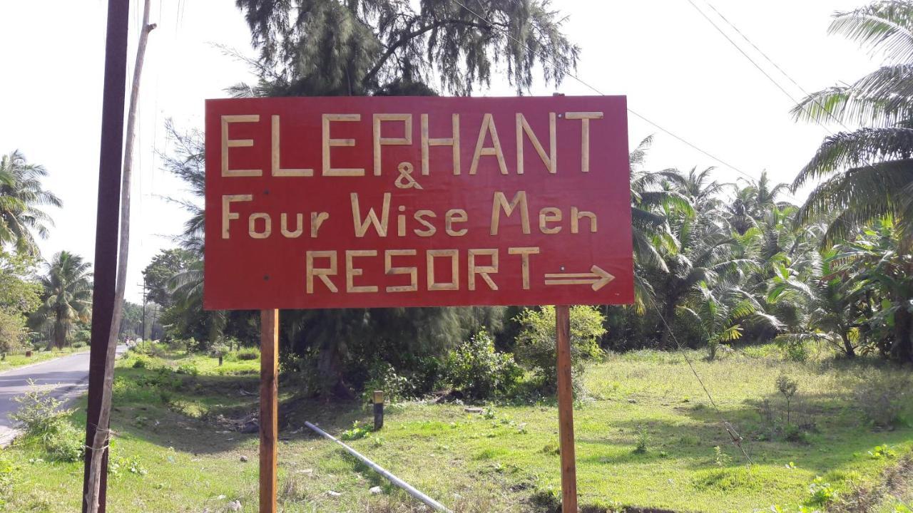 Elephant And Four Wise Men Resort Ram Nagar Buitenkant foto